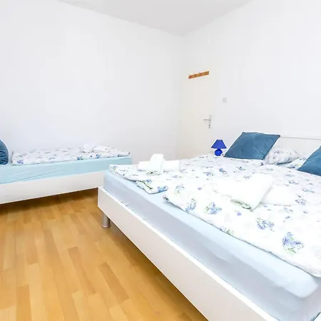 Olivera Rogoznica (Sibenik-Knin)