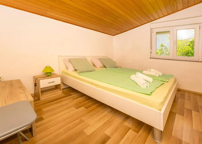 Olivera アパート *