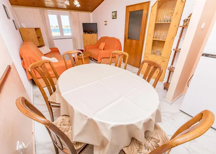 Olivera * Rogoznica (Sibenik-Knin)